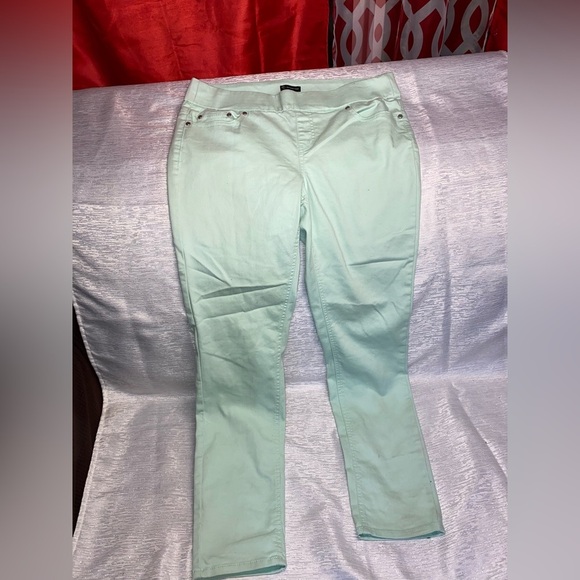 New Directions Green Pants - Picture 1 of 5